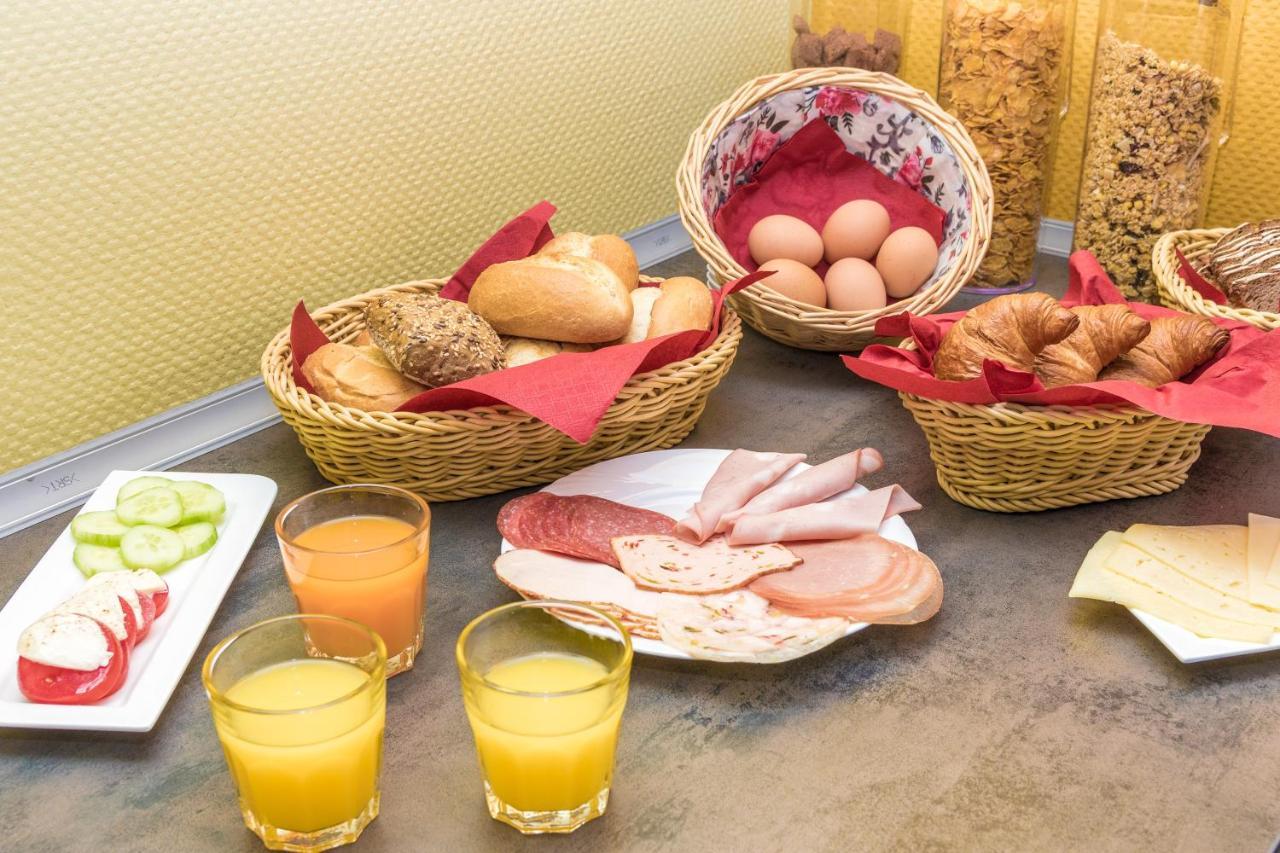 Messe Motel Laatzen Екстериор снимка